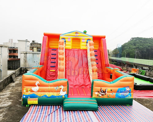 Poczwórne przeszycia komercyjne nadmuchiwane zjeżdżalnie dla dzieci Bounce House Jumping Castle
